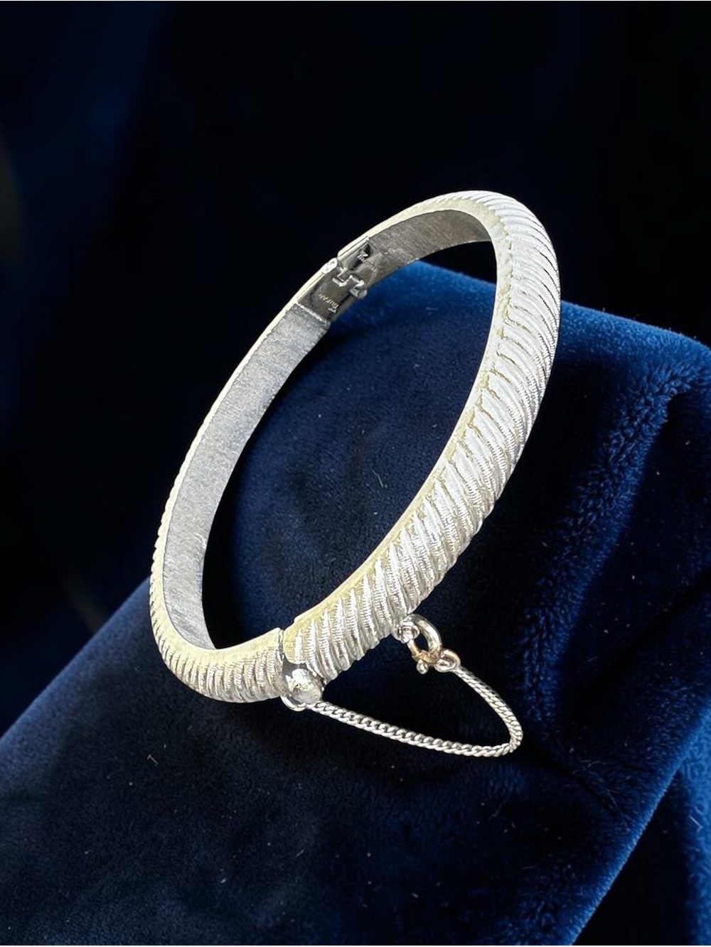 Vintage Crown Trifari Silver-Tone Ribbed Hinged Bangle Bracelet - Size 7